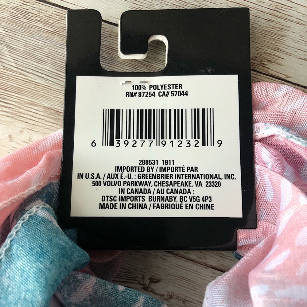 NEW Scarf 🧣 - Picture 6 of 6